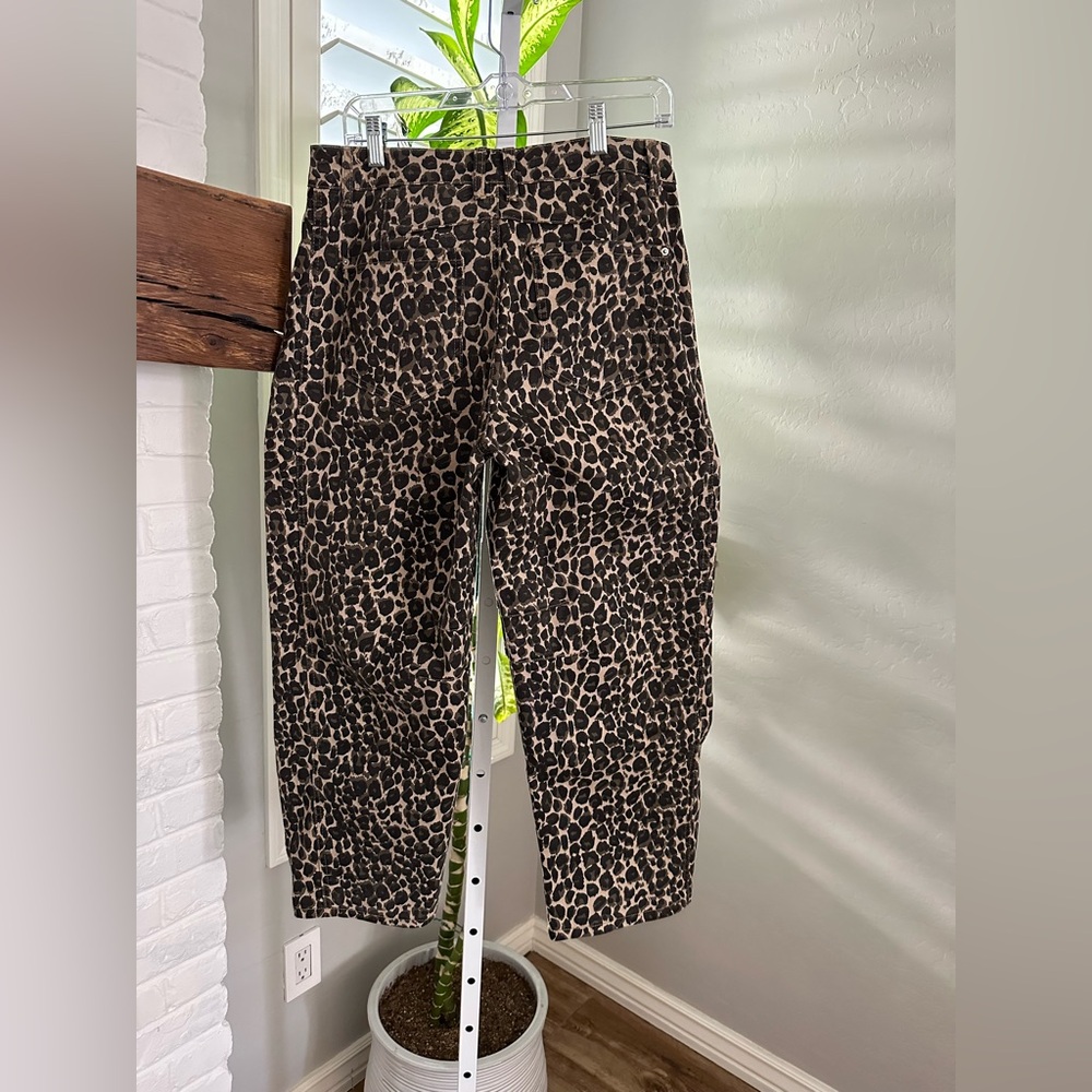 Flamingals Leopard Stitch Detail Mid Rise Barrel Leg Crop Jeans Size Large NWT - Picture 4 of 15